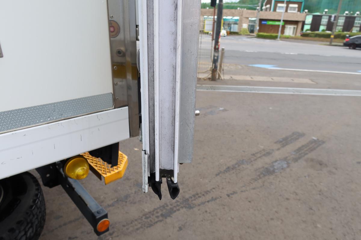 ワイドロング 冷蔵冷凍車 東プレ-5℃ AT車|中古トラックの販売・買取・査定のアイナビ