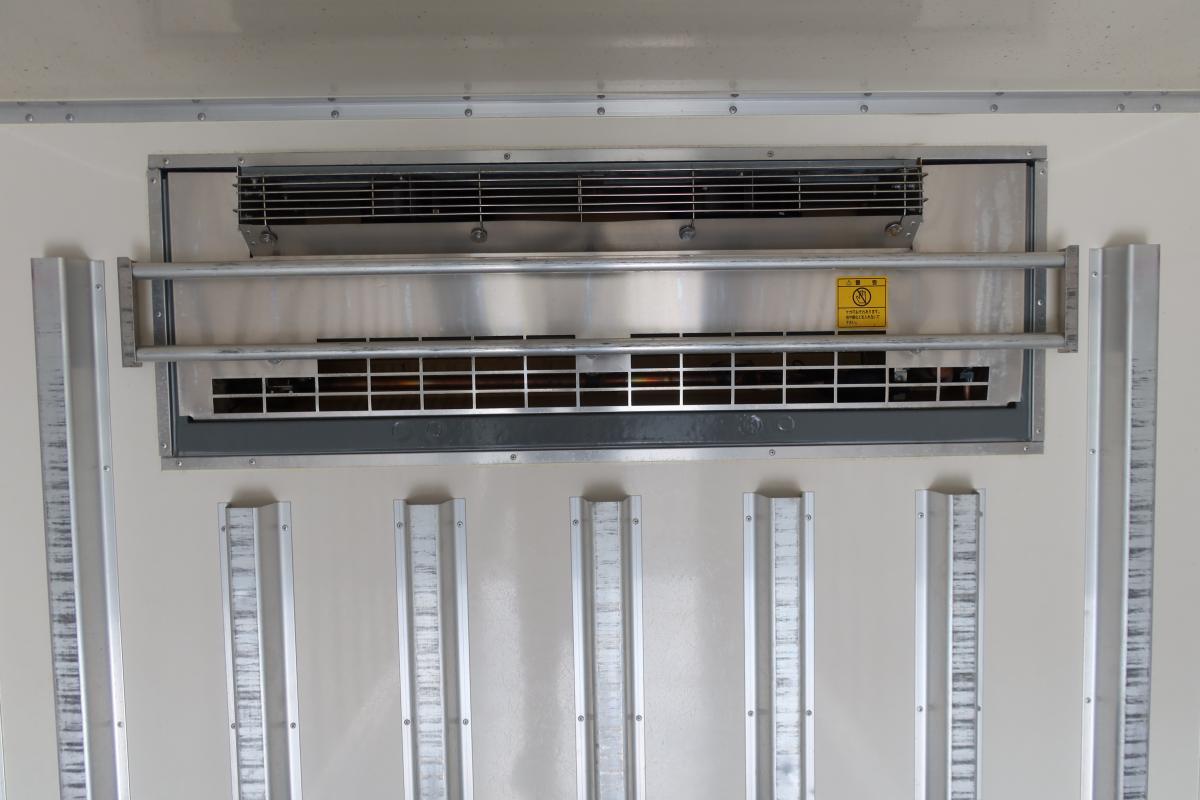 ワイドロング 冷蔵冷凍車 東プレ-5℃ AT車|中古トラックの販売・買取・査定のアイナビ