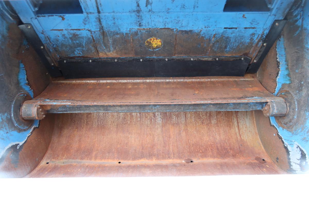 ワイド幅 巻き込みパッカー車 新明和製5.8立米|中古トラックの販売・買取・査定のアイナビ