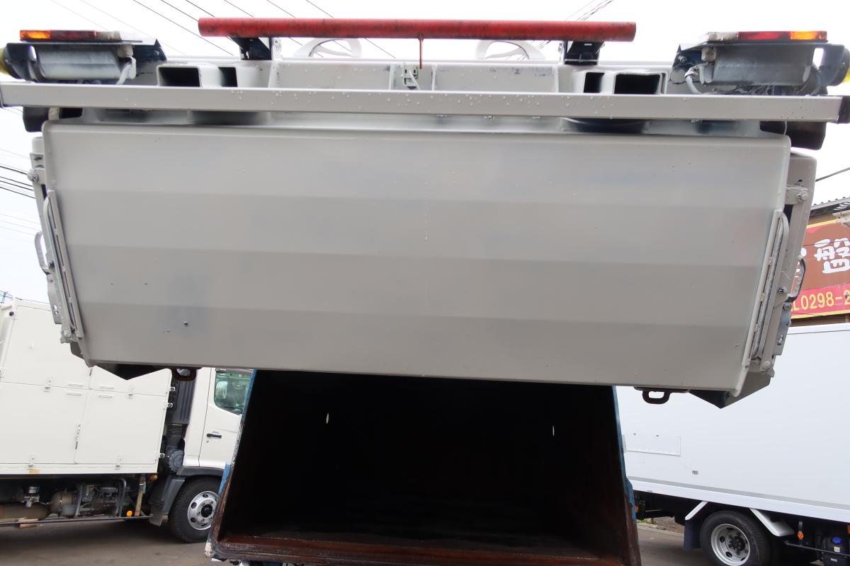 ワイド幅 巻き込みパッカー車 新明和製5.8立米|中古トラックの販売・買取・査定のアイナビ