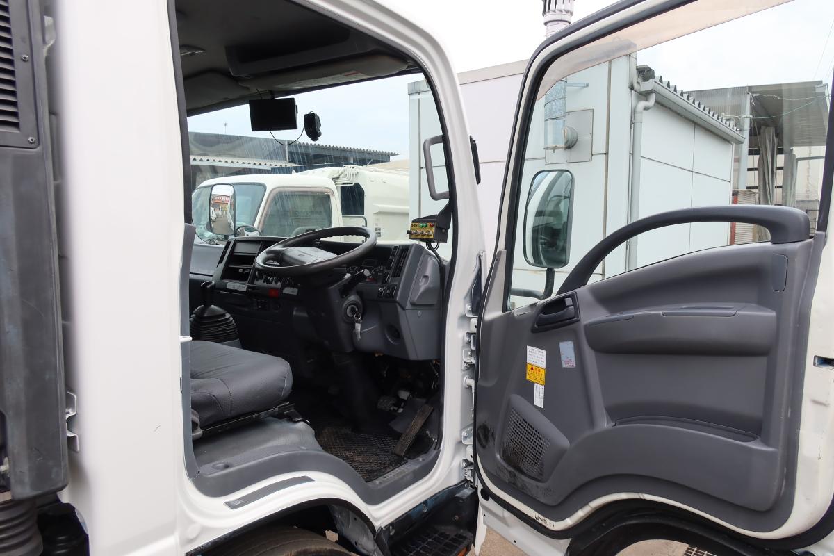 ワイド幅 巻き込みパッカー車 新明和製5.8立米|中古トラックの販売・買取・査定のアイナビ