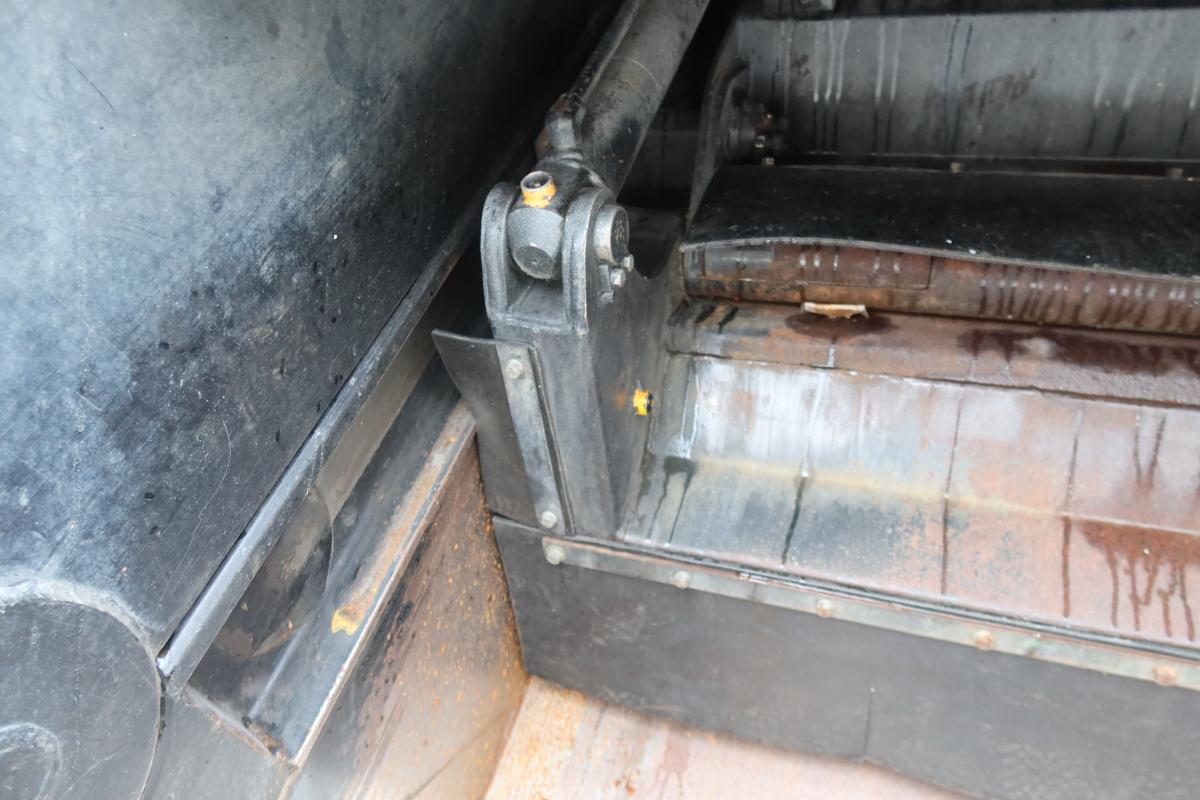 プレス式パッカー車 極東製6.2立米|中古トラックの販売・買取・査定のアイナビ