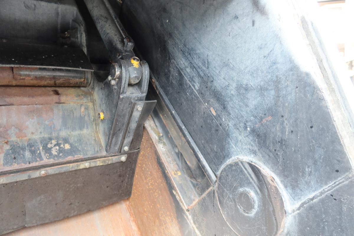 プレス式パッカー車 極東製6.2立米|中古トラックの販売・買取・査定のアイナビ