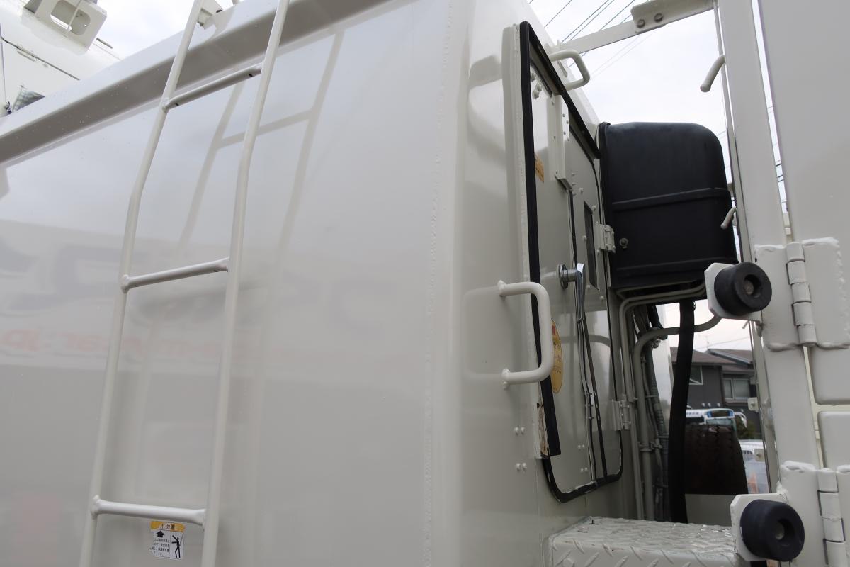 プレス式パッカー車 極東製6.2立米|中古トラックの販売・買取・査定のアイナビ