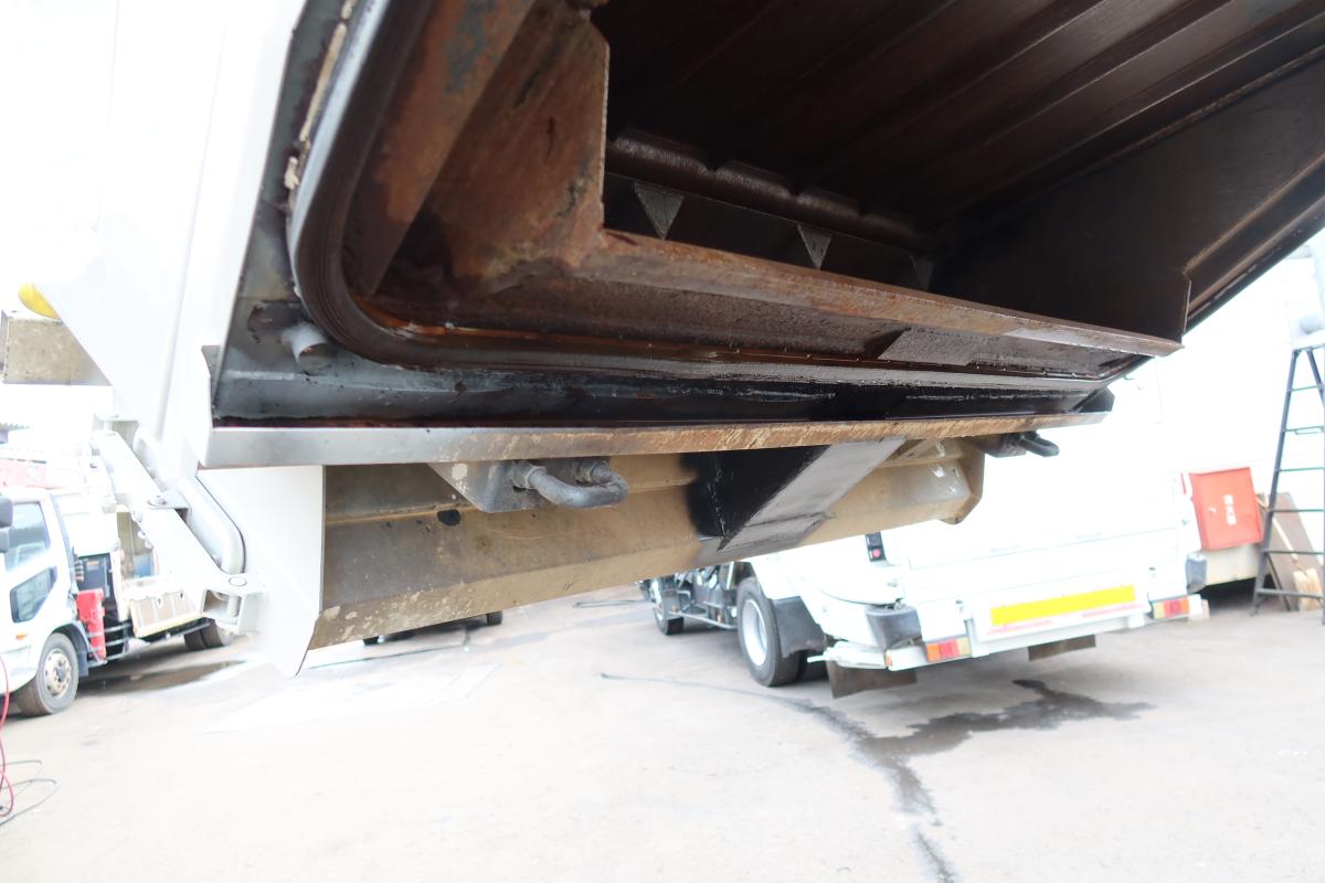 プレス式パッカー車 極東製6.2立米|中古トラックの販売・買取・査定のアイナビ