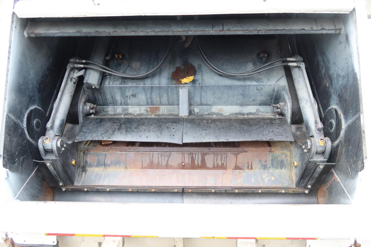 プレス式パッカー車 極東製6.2立米|中古トラックの販売・買取・査定のアイナビ