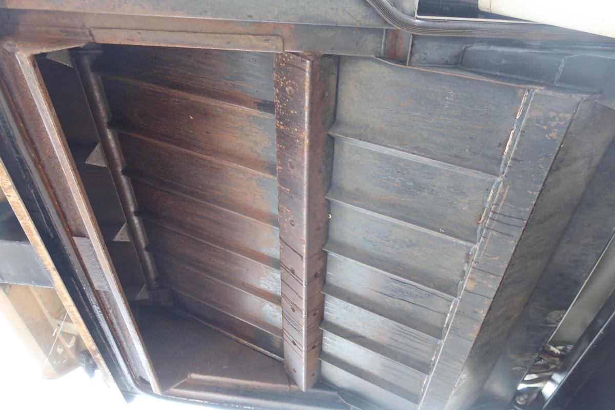 プレス式パッカー車 極東製6.2立米|中古トラックの販売・買取・査定のアイナビ