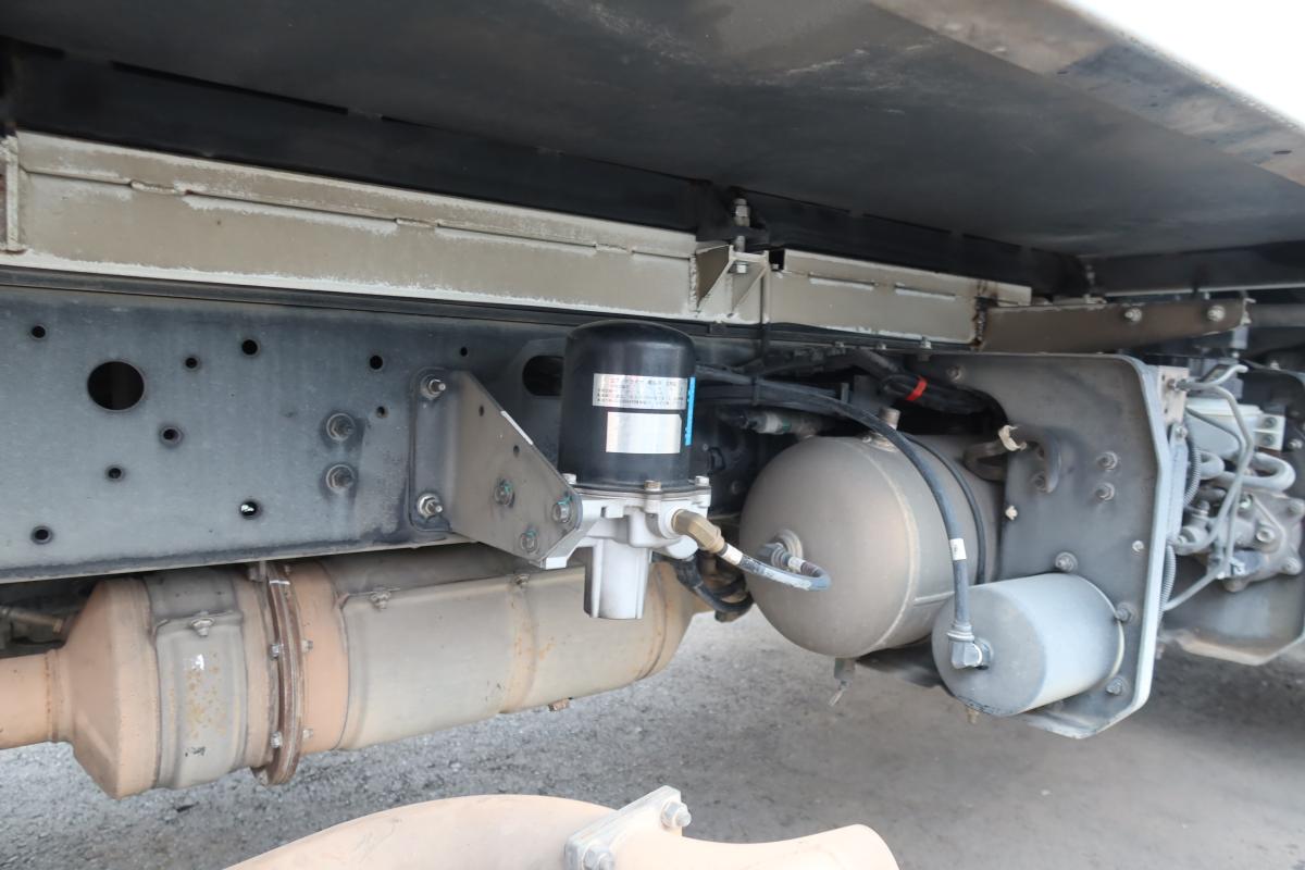 プレス式パッカー車 極東製6.2立米|中古トラックの販売・買取・査定のアイナビ