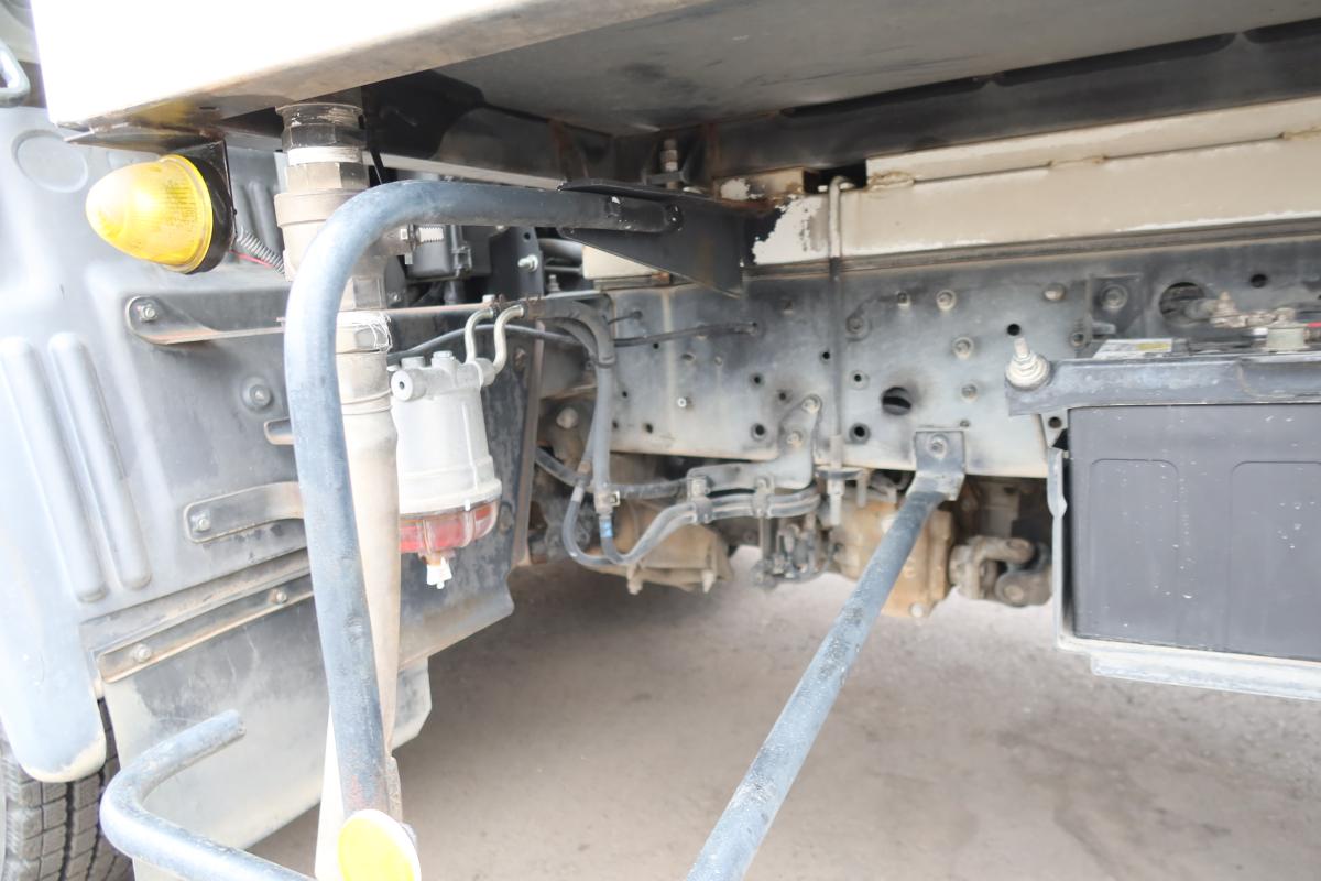 プレス式パッカー車 極東製6.2立米|中古トラックの販売・買取・査定のアイナビ