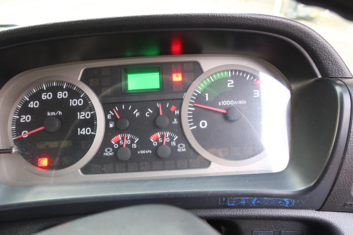 プレス式パッカー車 極東製6.2立米|中古トラックの販売・買取・査定のアイナビ