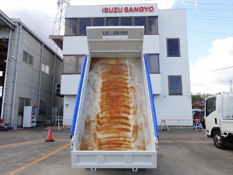 【349738】いすゞ エルフ 土砂ダンプ 自動シート付|中古トラックの販売・買取・査定のアイナビ