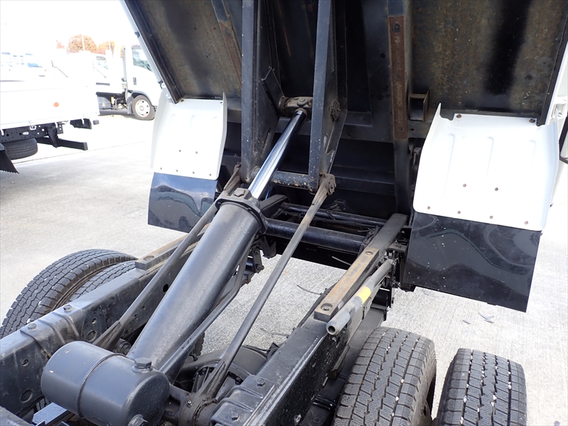 【349738】いすゞ エルフ 土砂ダンプ 自動シート付|中古トラックの販売・買取・査定のアイナビ