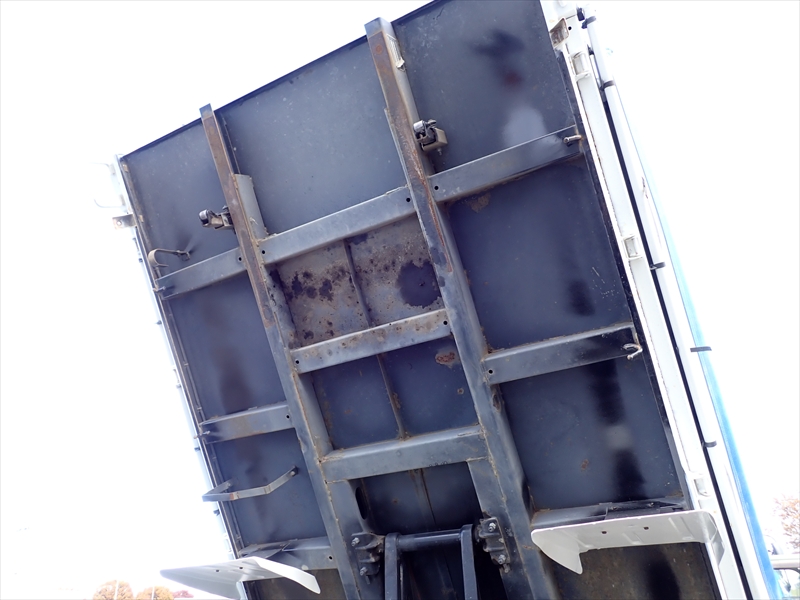 【349738】いすゞ エルフ 土砂ダンプ 自動シート付|中古トラックの販売・買取・査定のアイナビ