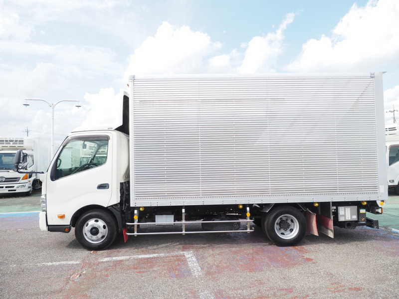 日野 バン車 デュトロ|中古トラックの販売・買取・査定のアイナビ