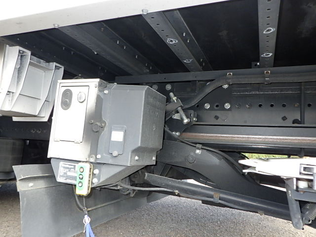 日野 令和4年式 4軸低床アルミウィング 格納ゲート付|中古トラックの販売・買取・査定のアイナビ