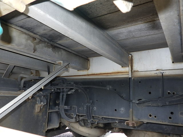 UDトラックス 平成23式 アルミ平 車検付き|中古トラックの販売・買取・査定のアイナビ