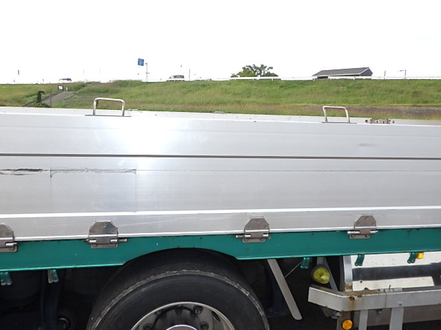 UDトラックス 平成23式 アルミ平 車検付き|中古トラックの販売・買取・査定のアイナビ