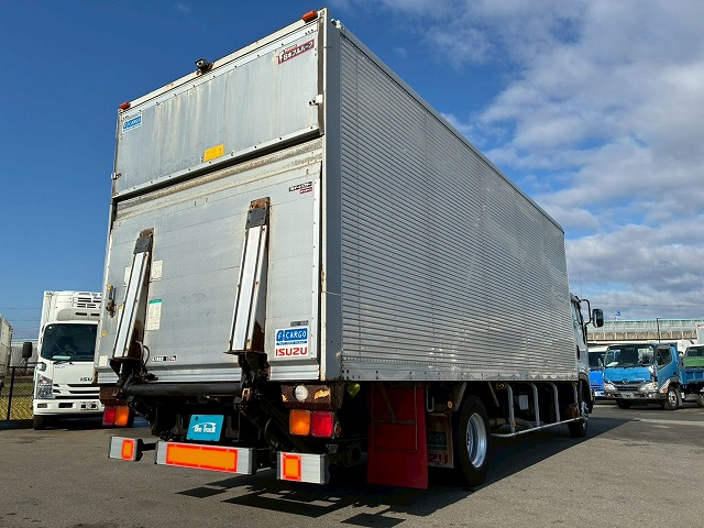 ショートキャブベッドレス6200標準幅日本フルハーフ|中古トラックの販売・買取・査定のアイナビ