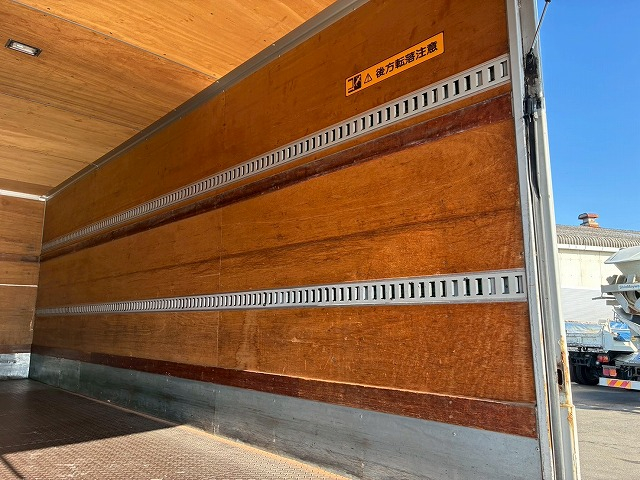 ショートキャブベッドレス6200標準幅日本フルハーフ|中古トラックの販売・買取・査定のアイナビ