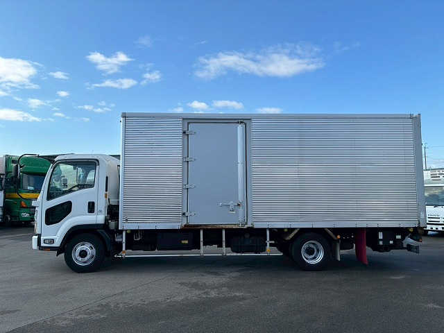 ショートキャブベッドレス6200標準幅日本フルハーフ|中古トラックの販売・買取・査定のアイナビ