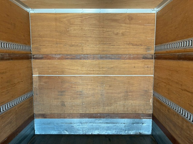 ショートキャブベッドレス6200標準幅日本フルハーフ|中古トラックの販売・買取・査定のアイナビ