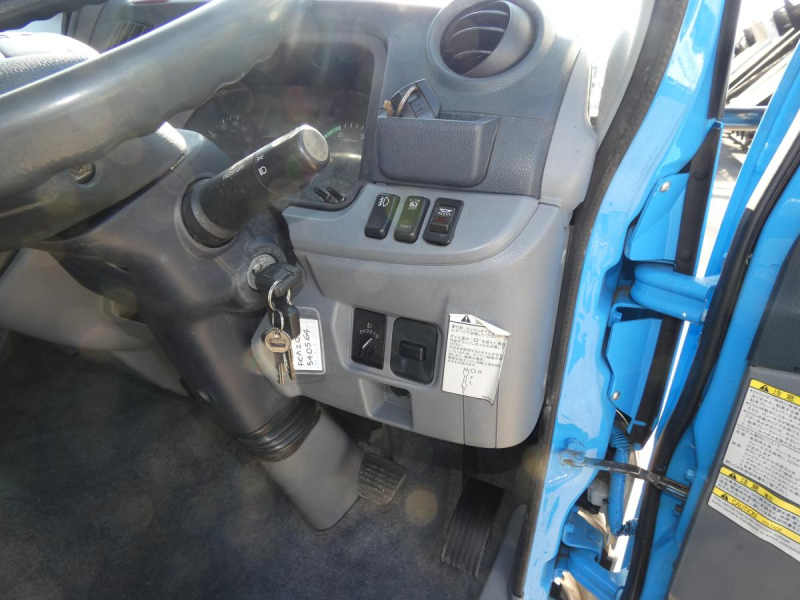 H27 2トン マニュアル アルミバン 251137|中古トラックの販売・買取・査定のアイナビ