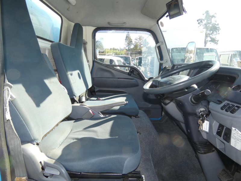 H27 2トン マニュアル アルミバン 251137|中古トラックの販売・買取・査定のアイナビ