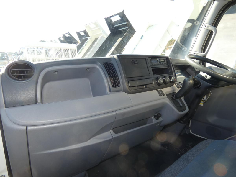 H27 2トン オートマ　アルミバン 251138|中古トラックの販売・買取・査定のアイナビ