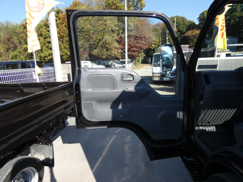 H28 2トン ダンプ マニュアル 251126|中古トラックの販売・買取・査定のアイナビ