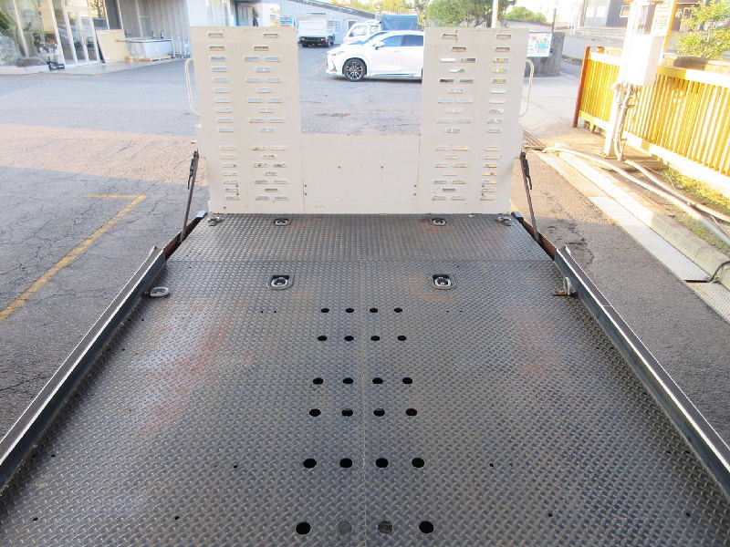 ★5700*2070★極東フラトップ★積載3000kg★|中古トラックの販売・買取・査定のアイナビ