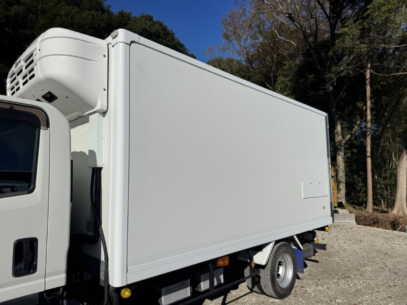 冷蔵冷凍車ワイドロング東プレ中温仕様|中古トラックの販売・買取・査定のアイナビ