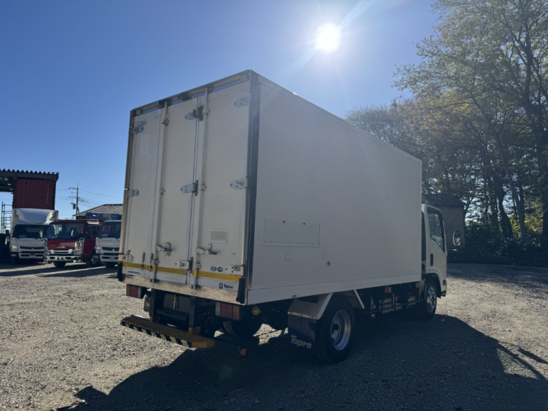 冷蔵冷凍車ワイドロング東プレ中温仕様|中古トラックの販売・買取・査定のアイナビ