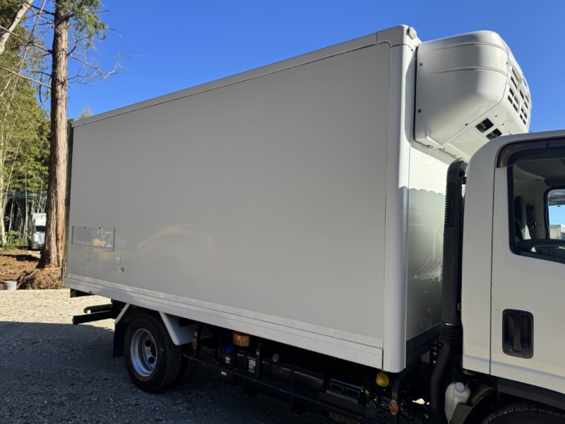 冷蔵冷凍車ワイドロング東プレ中温仕様|中古トラックの販売・買取・査定のアイナビ