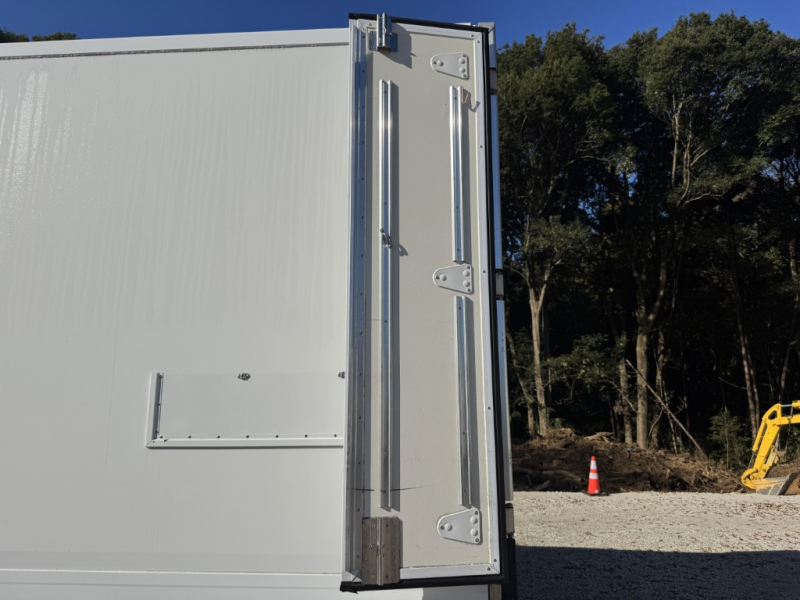 冷蔵冷凍車ワイドロング東プレ中温仕様|中古トラックの販売・買取・査定のアイナビ