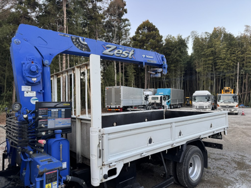 標準ロング吊t数2.6t吊3段ブームタダノラジコン付き|中古トラックの販売・買取・査定のアイナビ