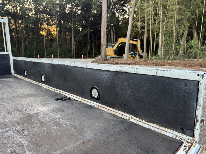 標準ロング吊t数2.6t吊3段ブームタダノラジコン付き|中古トラックの販売・買取・査定のアイナビ