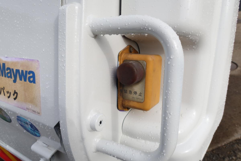 プレス式パッカー車 新明和製8.2立米 積載1750kg|中古トラックの販売・買取・査定のアイナビ