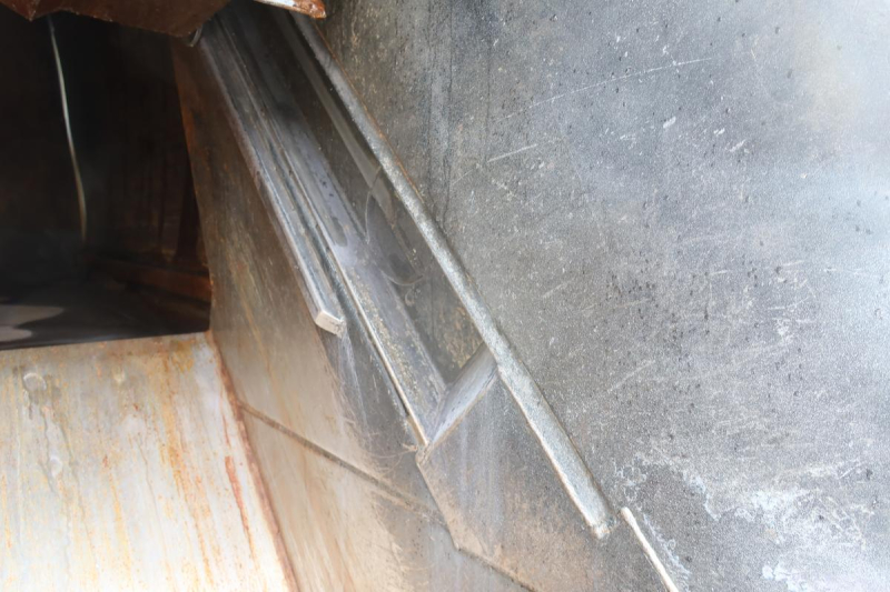 プレス式パッカー車 新明和製8.2立米 積載1750kg|中古トラックの販売・買取・査定のアイナビ