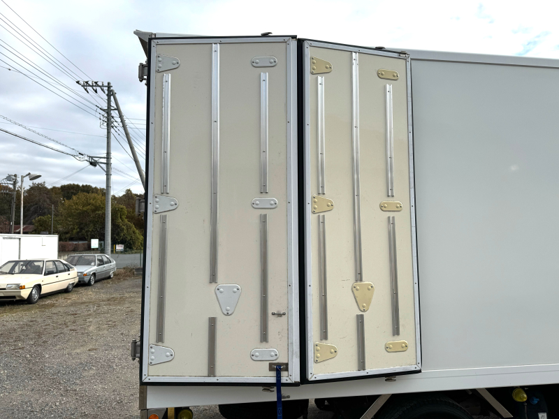 キャンター|中古トラックの販売・買取・査定のアイナビ