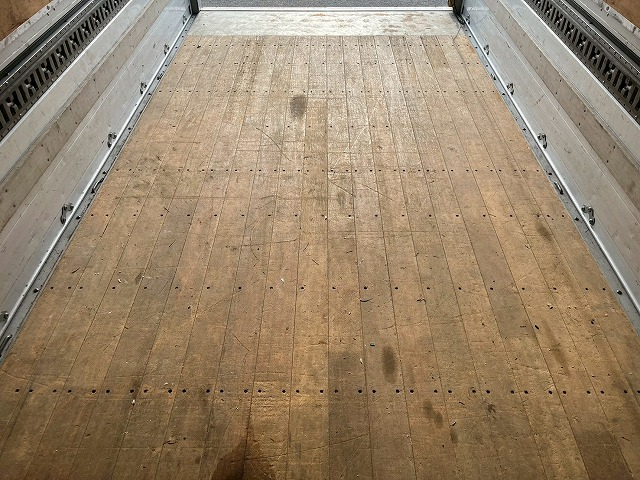 格納式パワーゲート★ワイド×ロング★3.1トン積載★5速MT|中古トラックの販売・買取・査定のアイナビ