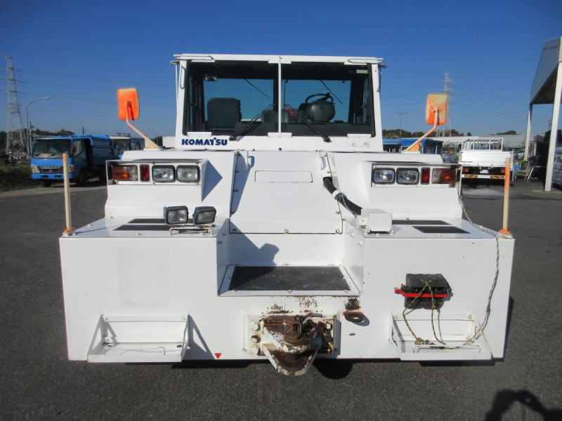 大型航空機牽引車 トーイングカー コマツ製 WT500|中古トラックの販売・買取・査定のアイナビ