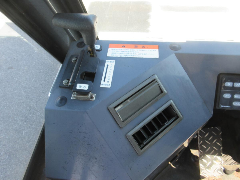 大型航空機牽引車 トーイングカー コマツ製 WT500|中古トラックの販売・買取・査定のアイナビ