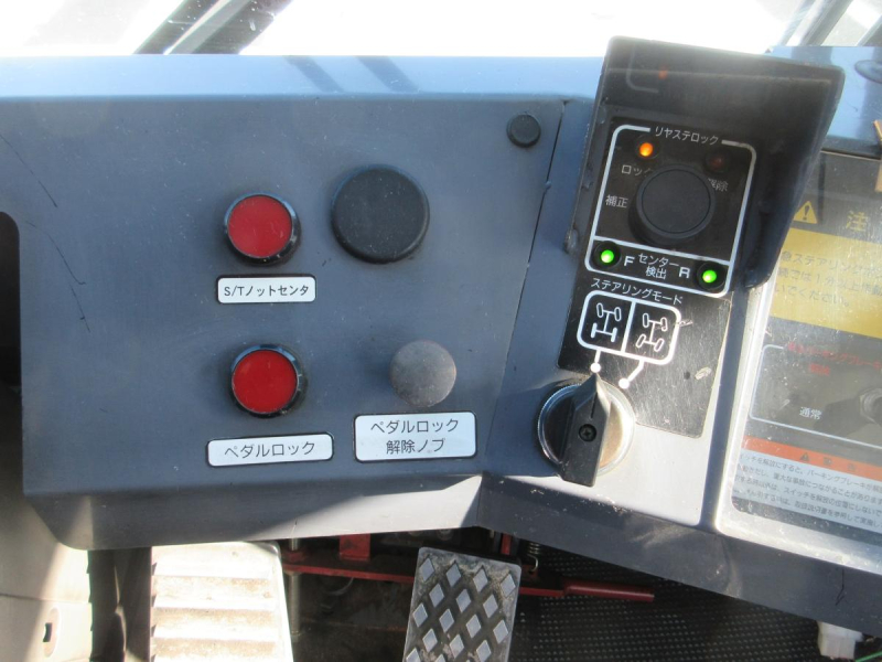 大型航空機牽引車 トーイングカー コマツ製 WT500|中古トラックの販売・買取・査定のアイナビ