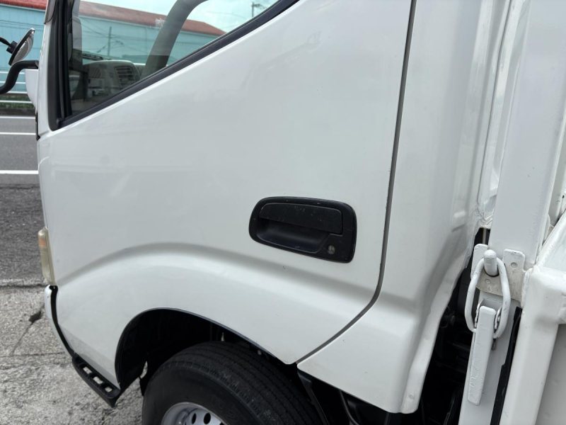 H16トヨエース 平ボディ 1.25t|中古トラックの販売・買取・査定のアイナビ