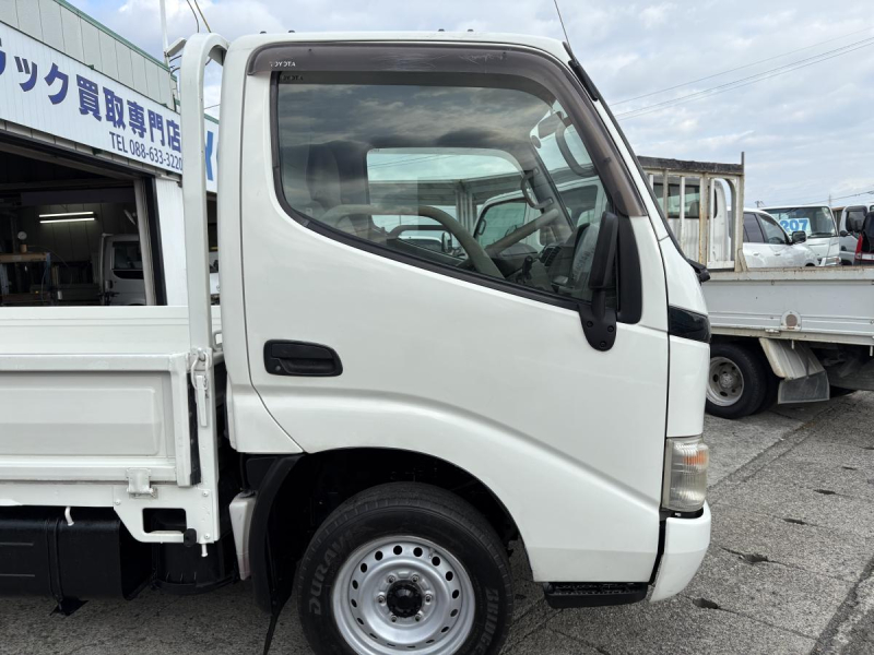 H16トヨエース 平ボディ 1.25t|中古トラックの販売・買取・査定のアイナビ