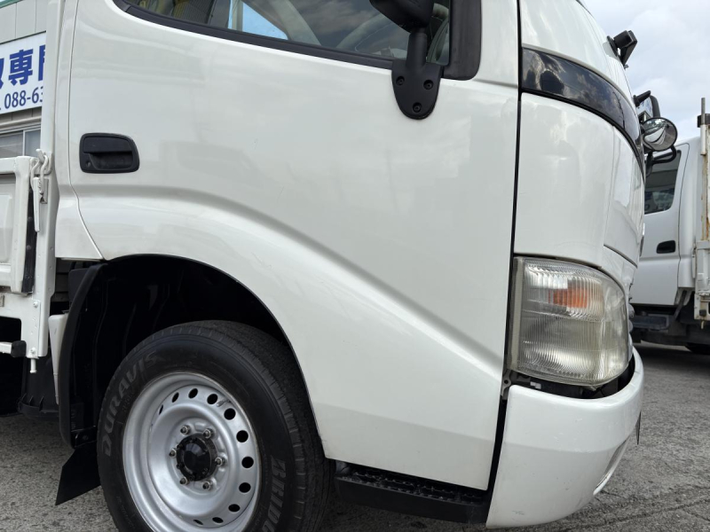 H16トヨエース 平ボディ 1.25t|中古トラックの販売・買取・査定のアイナビ