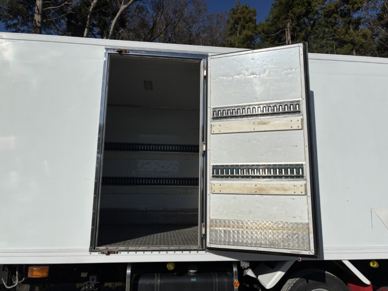 ベッド付東プレ低温パワーゲート付サイドドア|中古トラックの販売・買取・査定のアイナビ