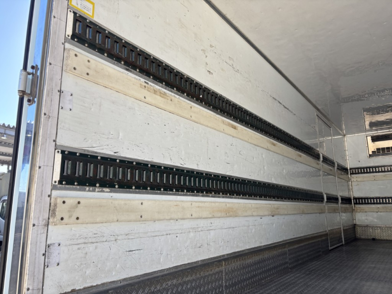 ベッド付東プレ低温パワーゲート付サイドドア|中古トラックの販売・買取・査定のアイナビ