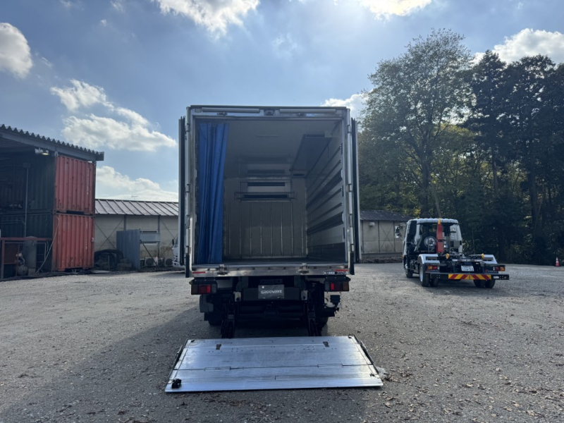 ワイドロング菱重低温スタンバイパワーゲート検付|中古トラックの販売・買取・査定のアイナビ