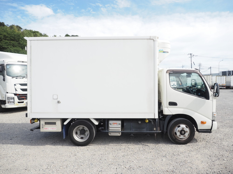 日野 冷凍バン デュトロ|中古トラックの販売・買取・査定のアイナビ